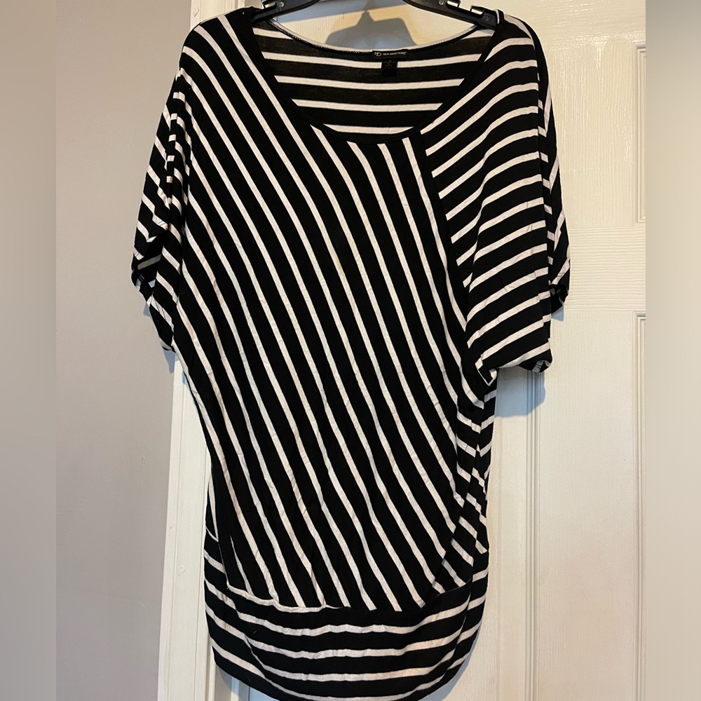 New Directions size M black and white stripped blouse